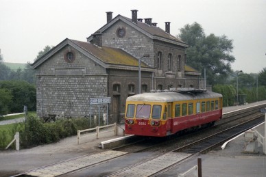 Cour-sur-Heure - D8215.jpg